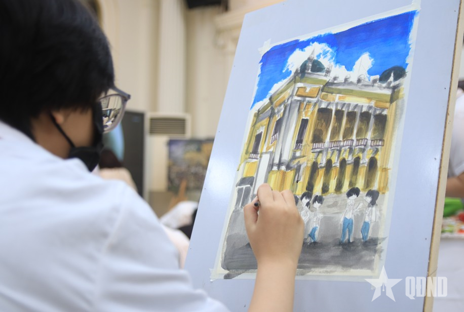 Học sinh Thủ đô “kể chuyện” văn hóa di sản qua nét vẽ